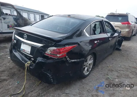 2015 Nissan Altima 2.5 Sv z USA, uszkodzony, nr VIN 1N4AL3AP8FC418585